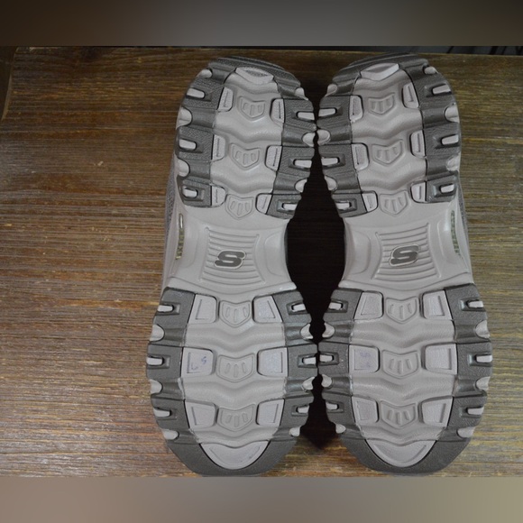 Skechers D'Lites Biggest Fan Shoes Womens Sz 6.5 Brown Sneakers READ - Picture 9 of 14